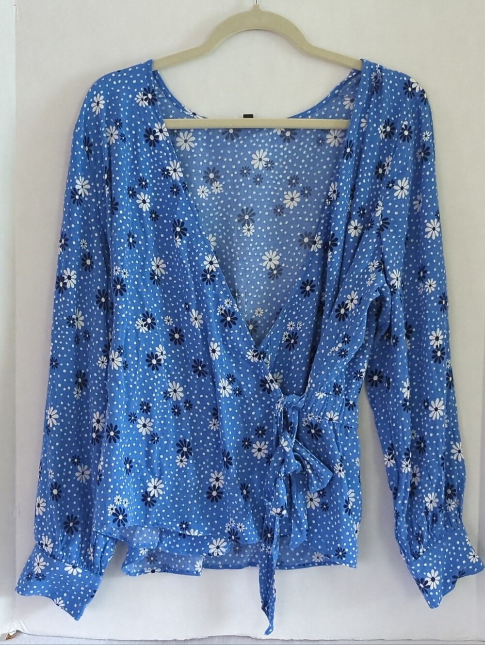 Talbots Cornflower Blue w Black & Blue Floral Crossover Top  w Tie Size XL